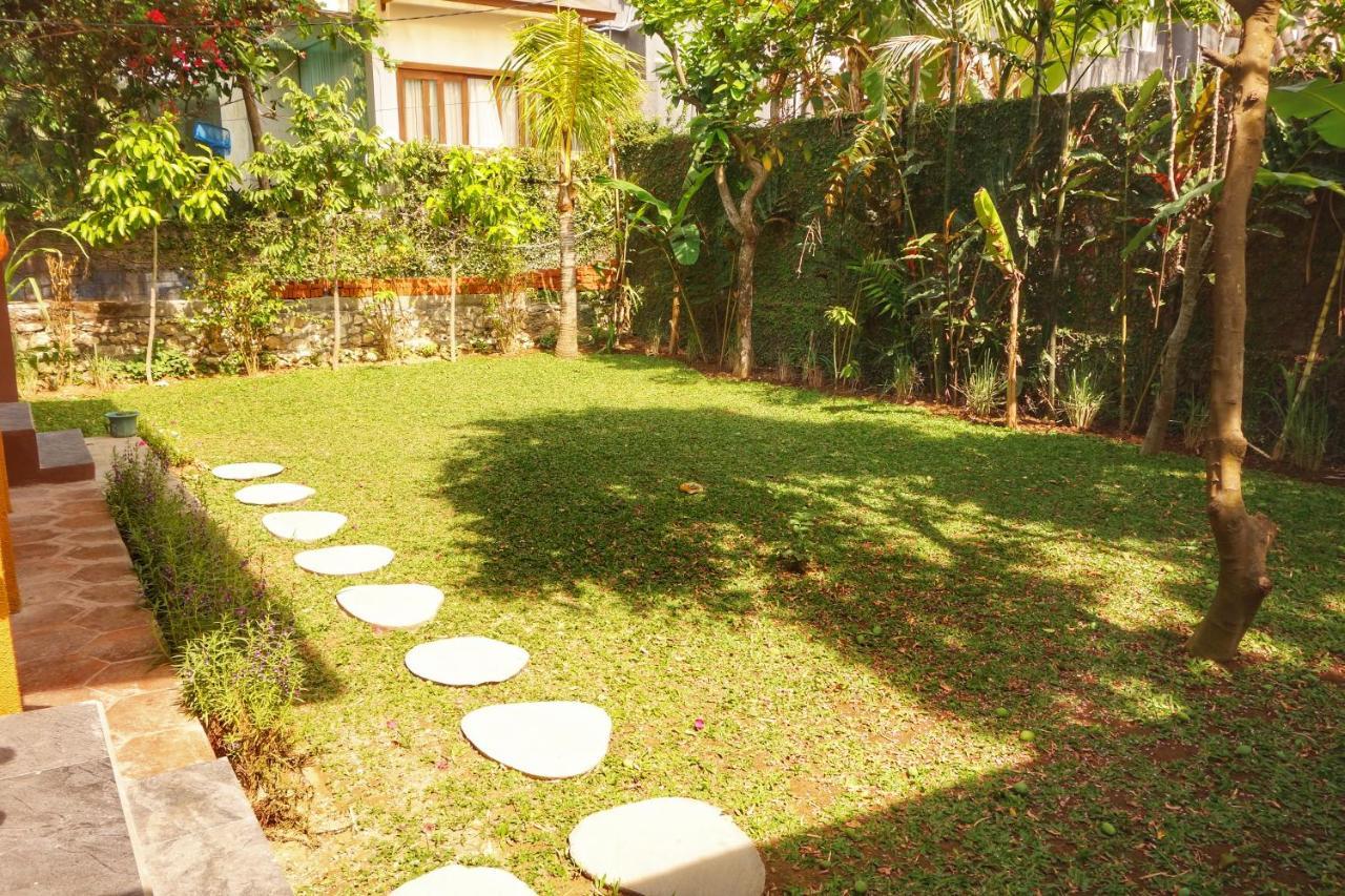 Bed and Breakfast Petit Tree Seminyak Exterior foto